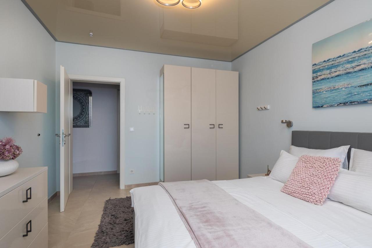 Beachfront Holiday Home - Private Heated Pool Mimice Eksteriør bilde